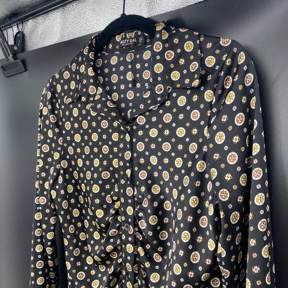 Nasty Gal Chain Print Tie Front Shirt Dress - Picture 3 of 10